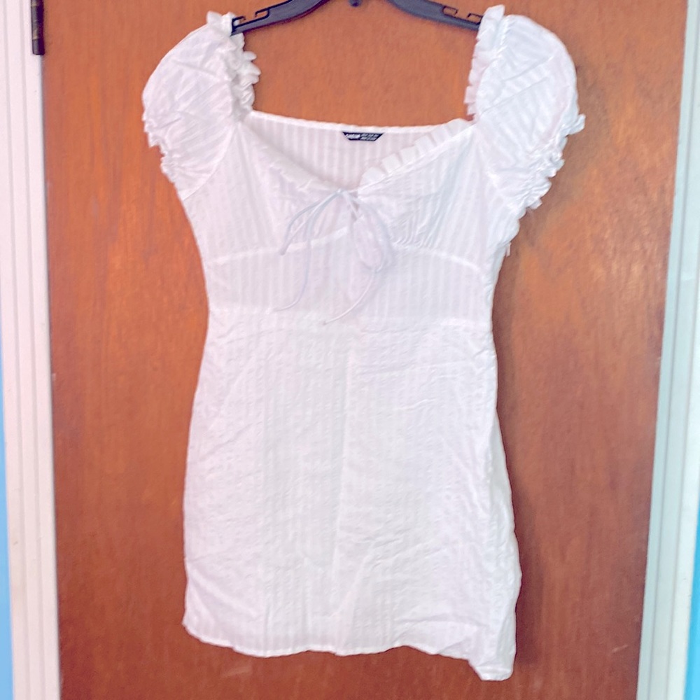White SHEIN fitted top with ruffled sleeves